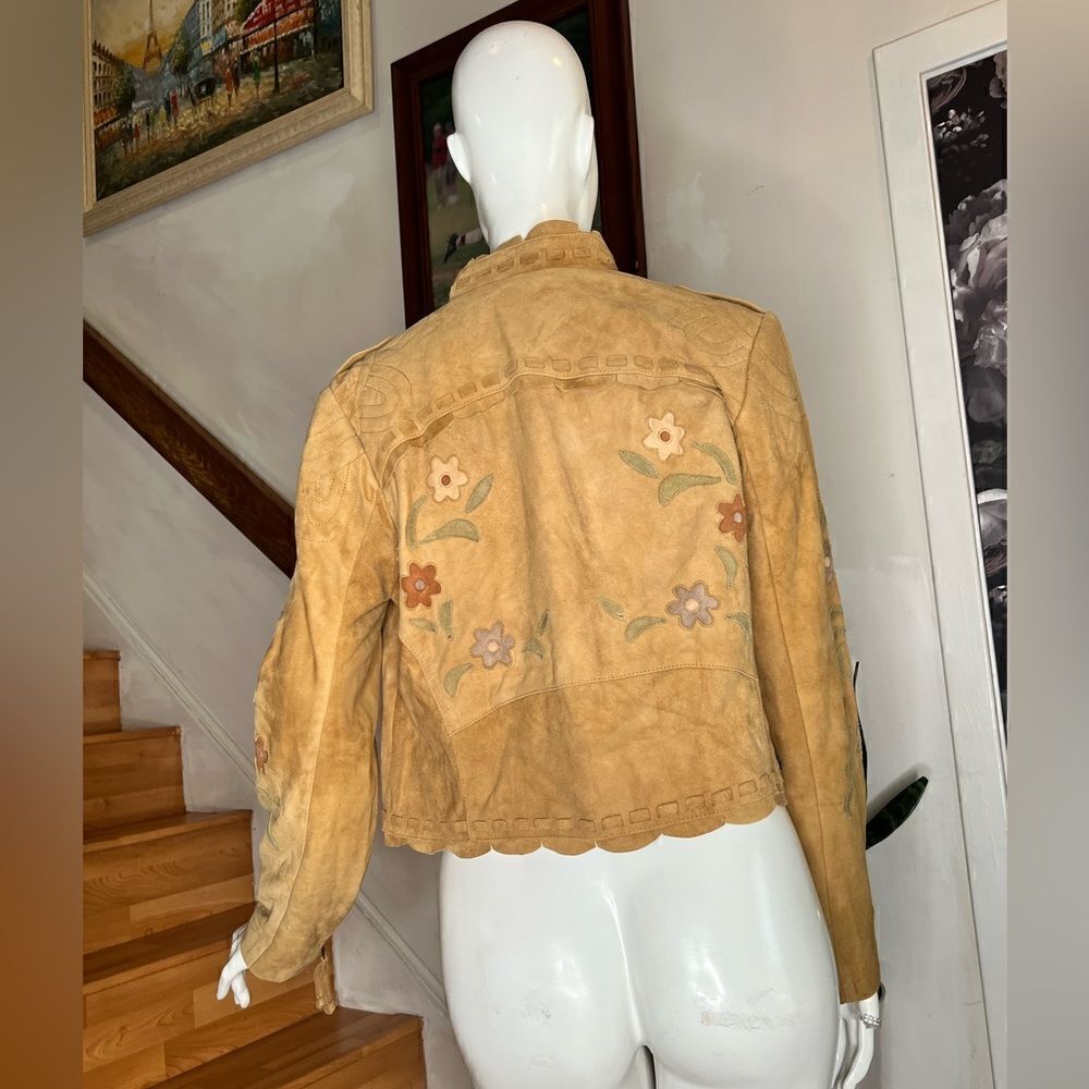 New FREE PEOPLE
Honeybuzz Suede Moto Jacket
From Bali - Picture 9 of 9